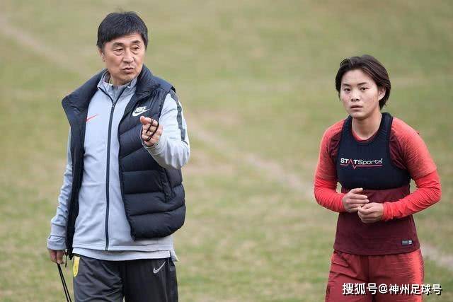 赵嘉义30分青岛胜同曦 贺希宁21分深圳负新疆